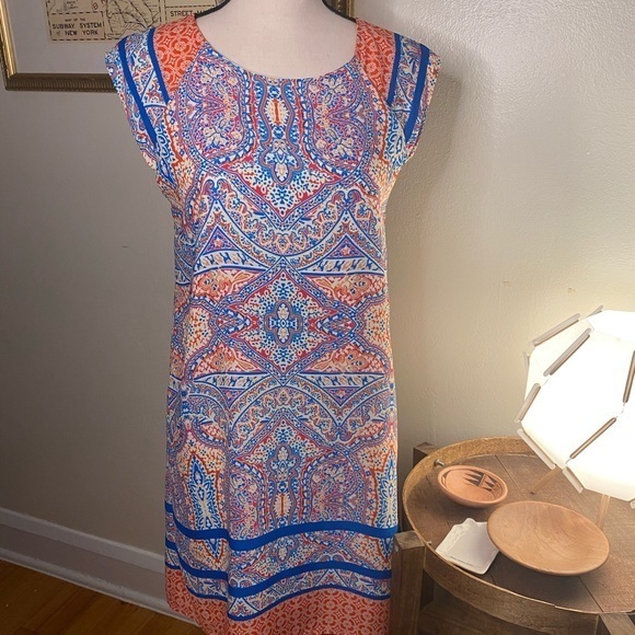Everly Printed Short Sleeve Shift Dress Size Medium - Picture 2 of 8